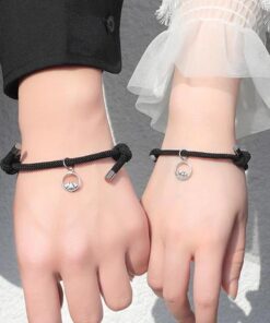 Piesaistīt pāriem rokassprādzes